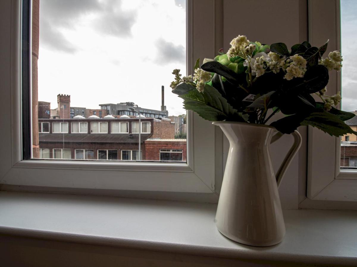 Modern 1BR Apartment in Heart of West End Glasgow Exterior foto